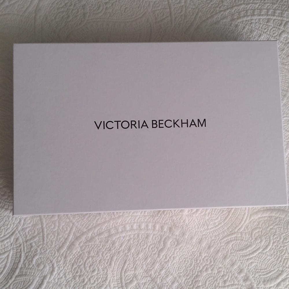 Victoria Beckham Box - Picture 2 of 8